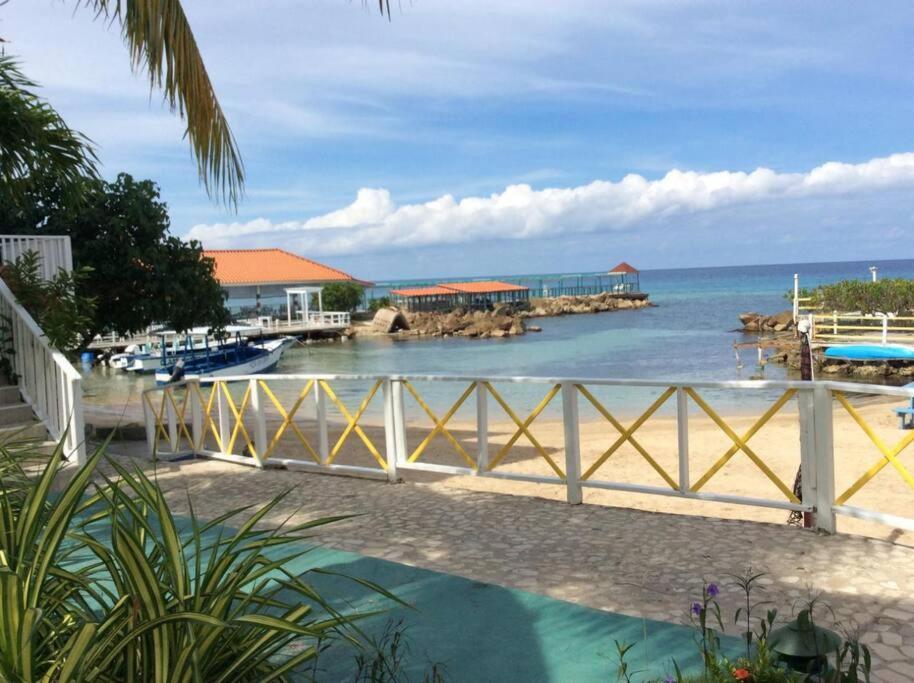 Lush Tropical Apartment Located In A 4-Star Resort Runaway Bay Eksteriør billede