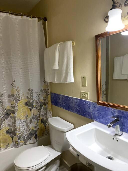 Lush Tropical Apartment Located In A 4-Star Resort Runaway Bay Eksteriør billede
