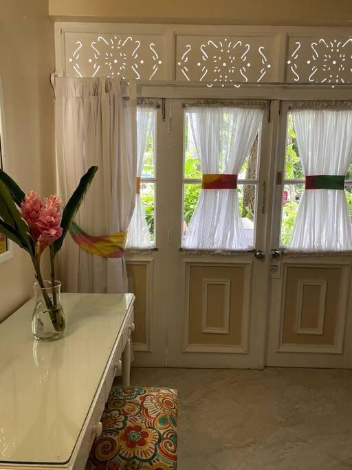 Lush Tropical Apartment Located In A 4-Star Resort Runaway Bay Eksteriør billede