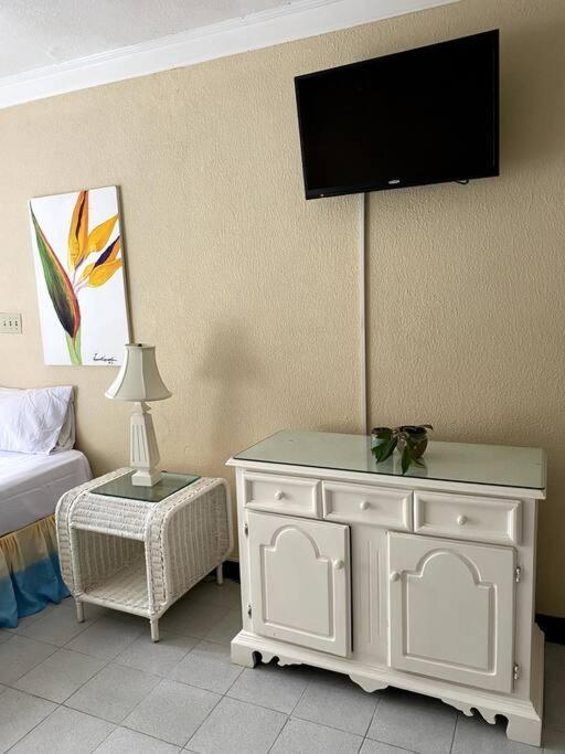 Lush Tropical Apartment Located In A 4-Star Resort Runaway Bay Eksteriør billede