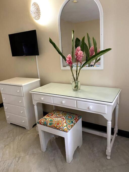 Lush Tropical Apartment Located In A 4-Star Resort Runaway Bay Eksteriør billede