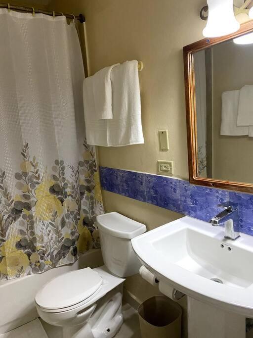 Lush Tropical Apartment Located In A 4-Star Resort Runaway Bay Eksteriør billede