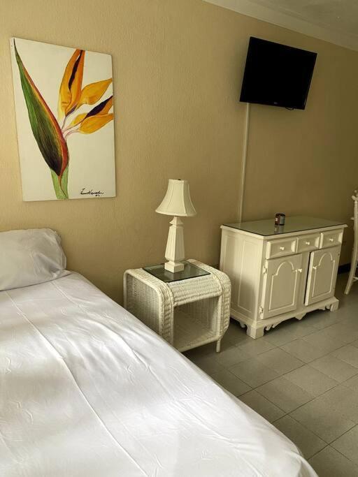 Lush Tropical Apartment Located In A 4-Star Resort Runaway Bay Eksteriør billede